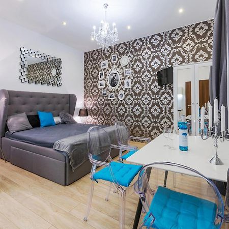 Parking, Ac, 2 Bedroom Design Flat In The Center 부다페스트 외부 사진