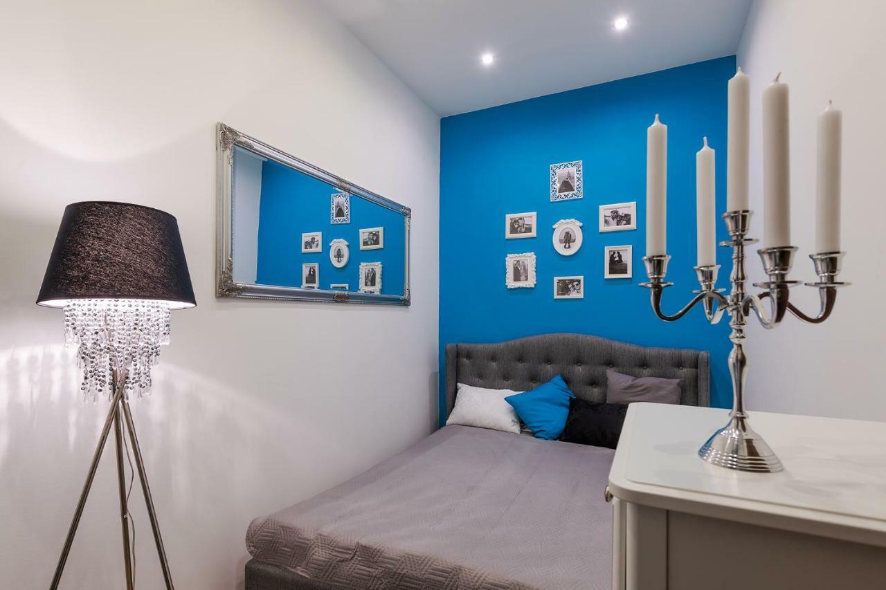 Parking, Ac, 2 Bedroom Design Flat In The Center 부다페스트 외부 사진