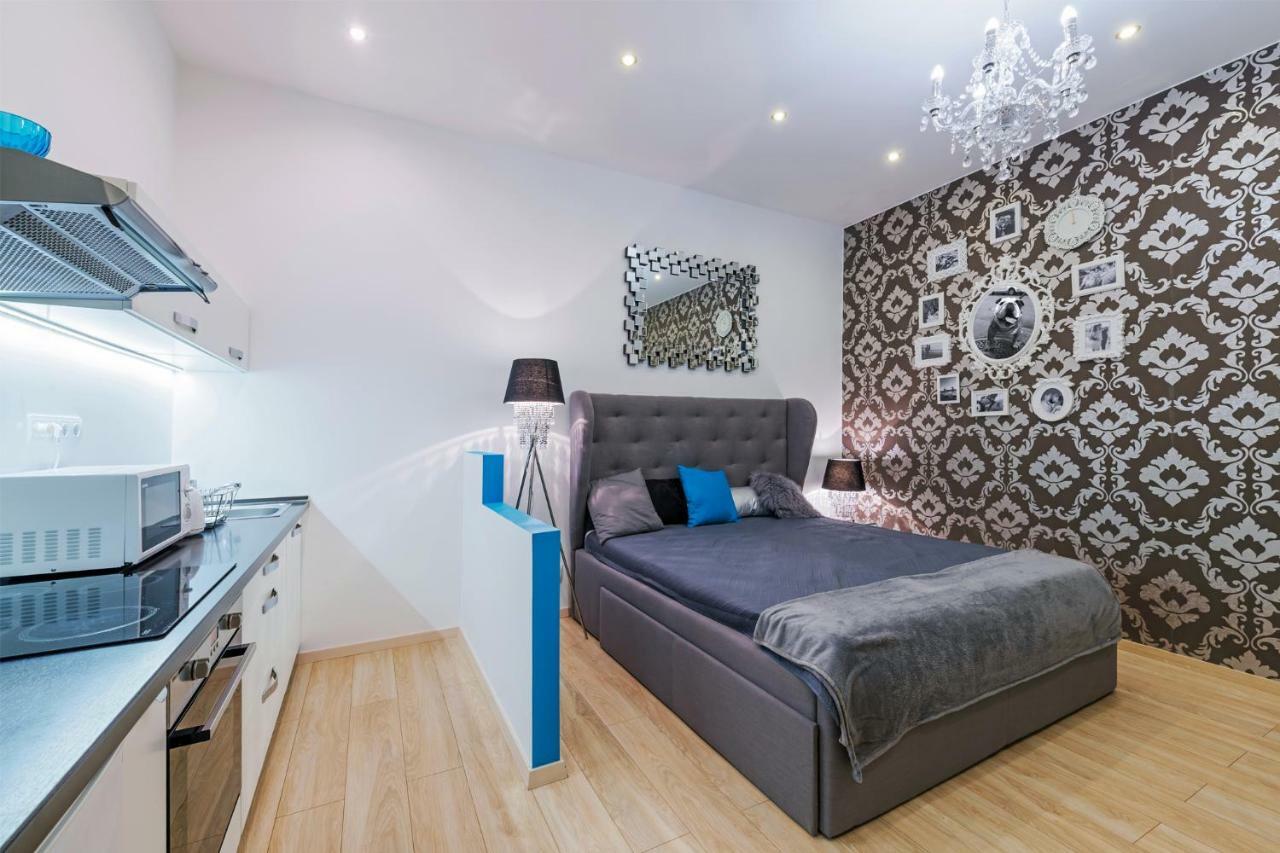Parking, Ac, 2 Bedroom Design Flat In The Center 부다페스트 외부 사진